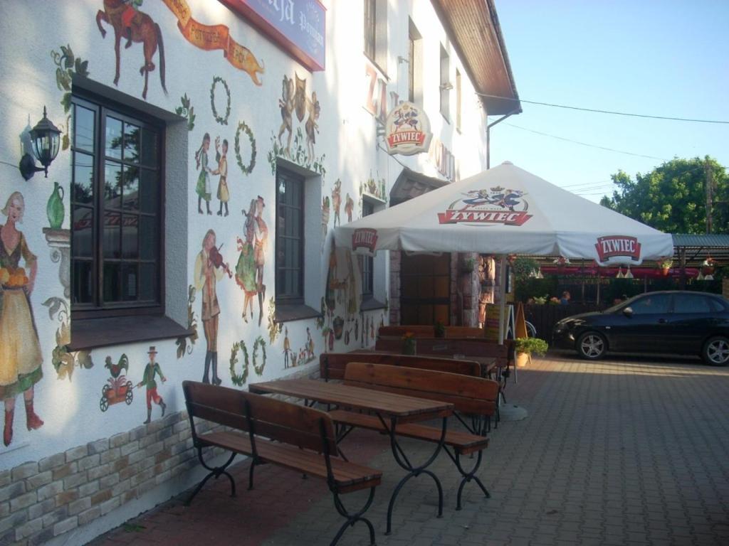 Zajazd Pomian Ozarow Mazowiecki Ngoại thất bức ảnh